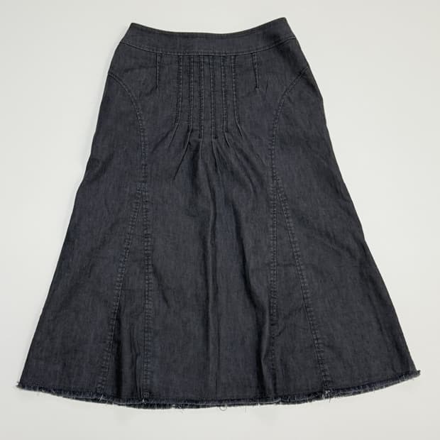 라인 포인트 데님 스커트