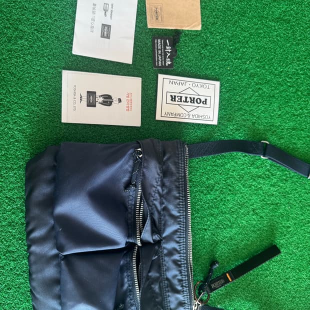 포스 숄더백 네이비