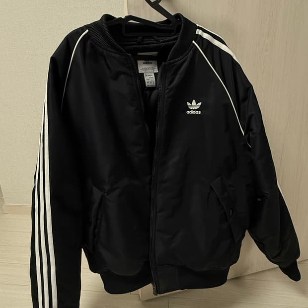 아디다스 봄버