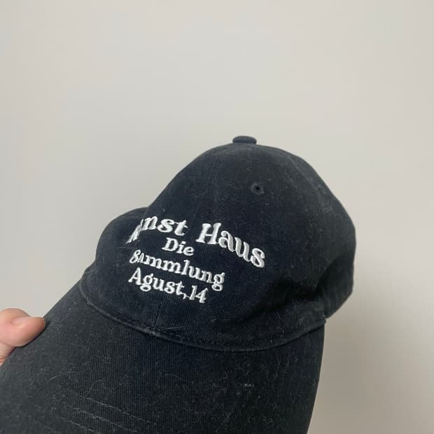 쿤스트 하우스 코튼볼캡