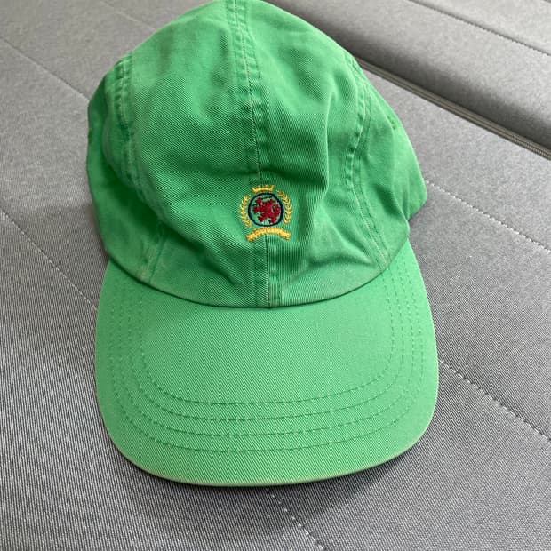 Symbol logo ballcap