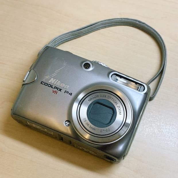 니콘 쿨픽스 coolpix P4 디카