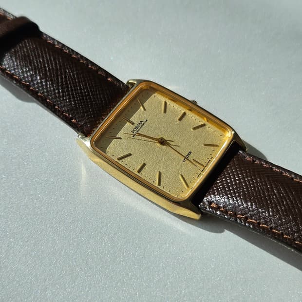 시티즌 FORMA 금장 가죽 시계