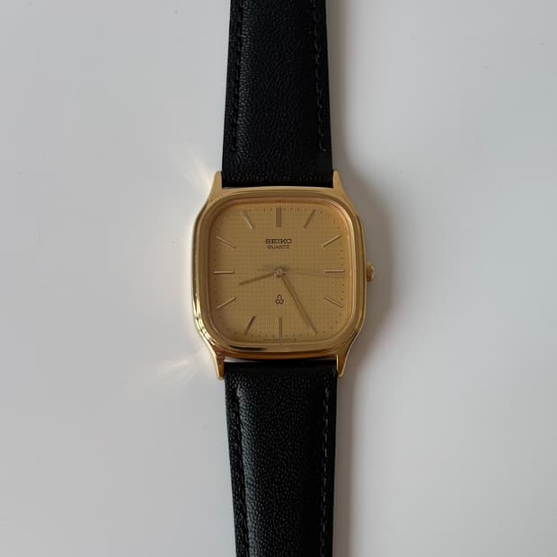 1980s Chariot Texture Gold Square Quartz