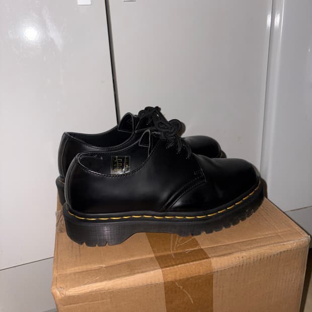 닥터마틴 1461 3홀 벡스 240