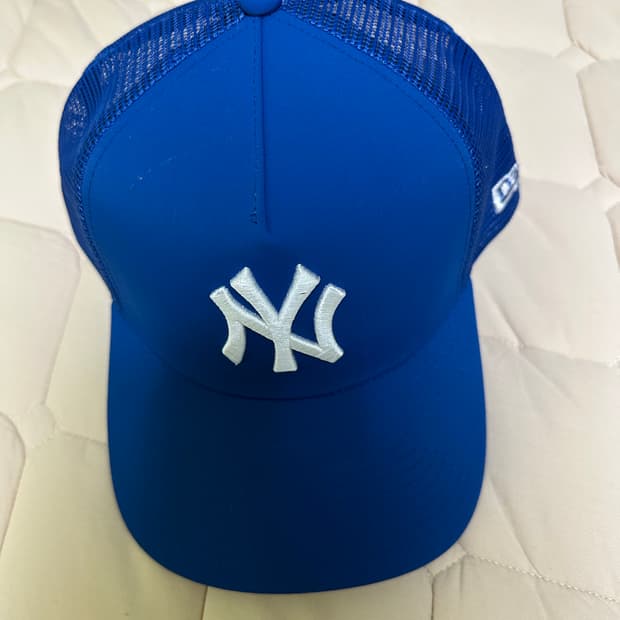 뉴에라 카르비코 a프레임 트러커 새상품