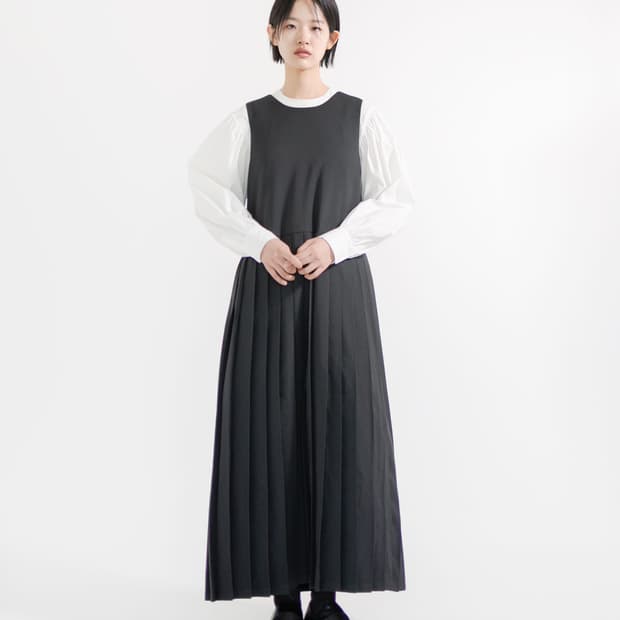 유노이아 클래식 플리츠 드레스
