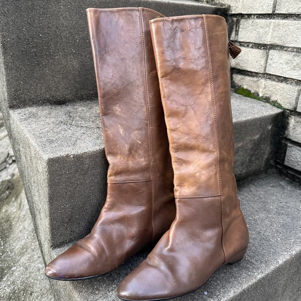 Esquire brown aging boots