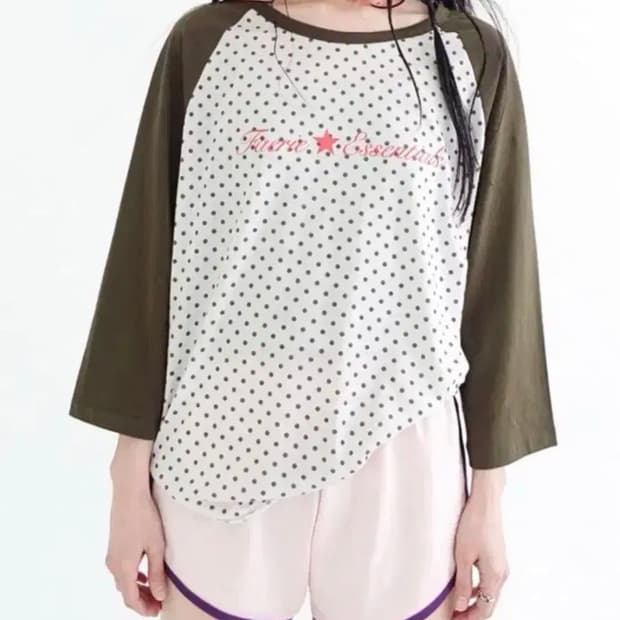 샵페어리 도트 래글런 슬리브 탑 (khaki)