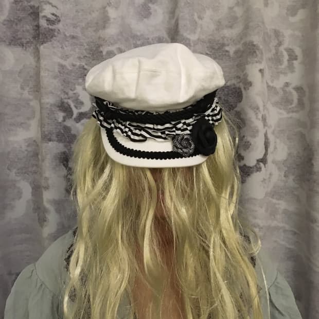 Stripe Ruffle Beret (White)