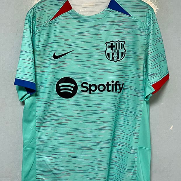 나이키 FC 바르셀로나 2023/24 시즌 스타디움 서드 저지 M 95