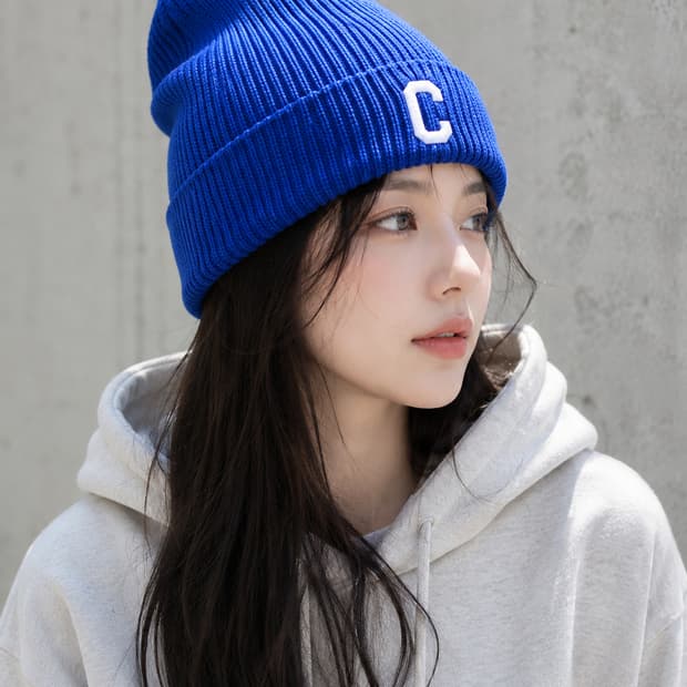 커버낫 컬리지 C로고 미들 비니 블루 코발트블루 로고 니트 비니