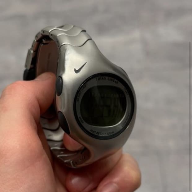 나이키 트라이액스 워치 triax 리니어 메탈시계