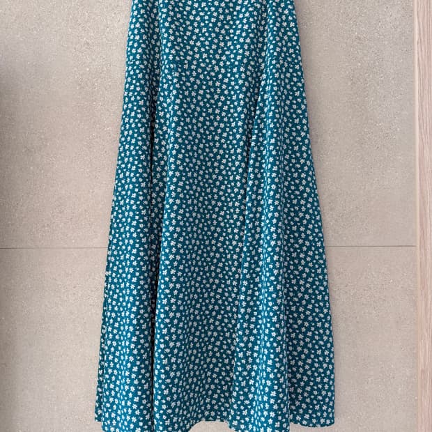 어반리서치 틸 롱스커트잔꽃무늬 인스타감성 모리