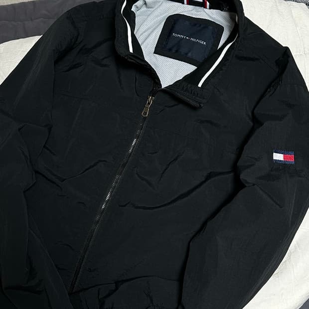 타미힐피거 블랙 윈드브레이커 XL