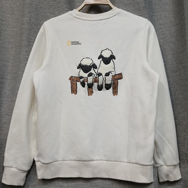 내셔날지오그래픽 기모 맨투맨