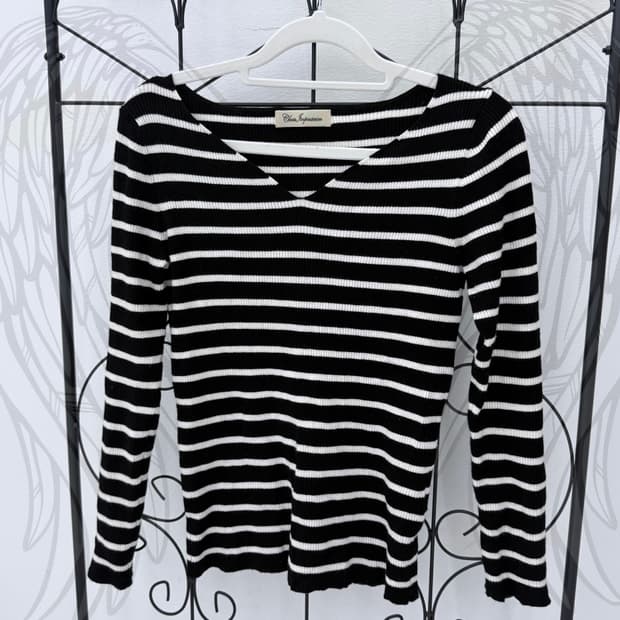 블랙 & 화이트 스트라이프 T