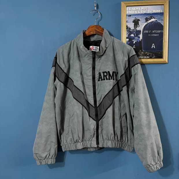 00‘s U.S Army IPFU Jacket.