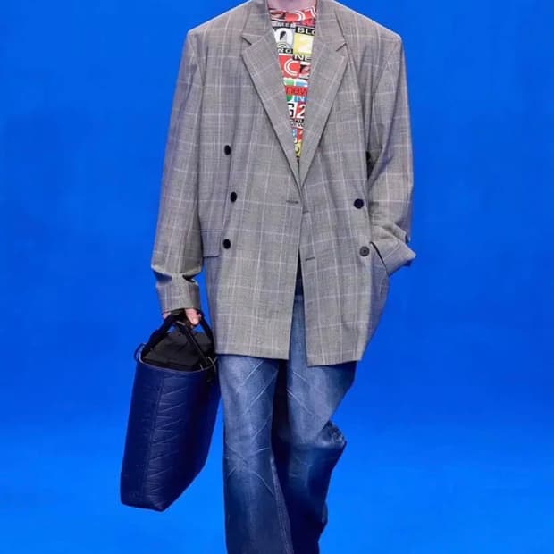 BALENCIAGA