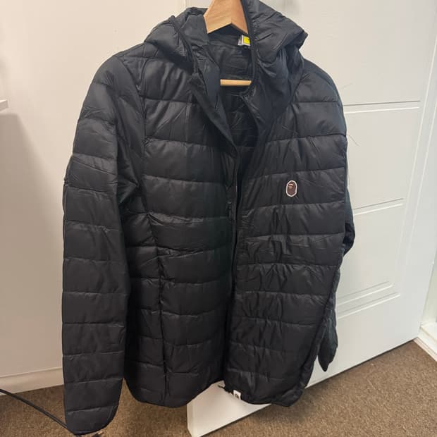 베이프 경량패딩 후드 블랙