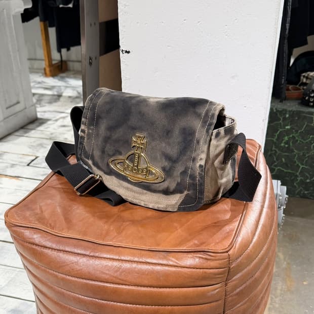 비비안웨스트우드 브라운 에지웨어 로드 코튼 숄더백