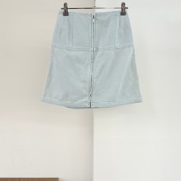샤넬 라이트블루 프론트 집 데님 미니 스커트