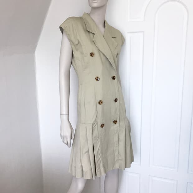 Trench Beige pleats dress 