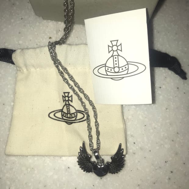 비비안웨스트우드 angel wing 목걸이