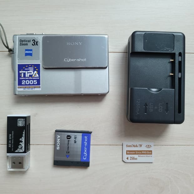 소니사이버샷 DSC-T7 디지털카메라