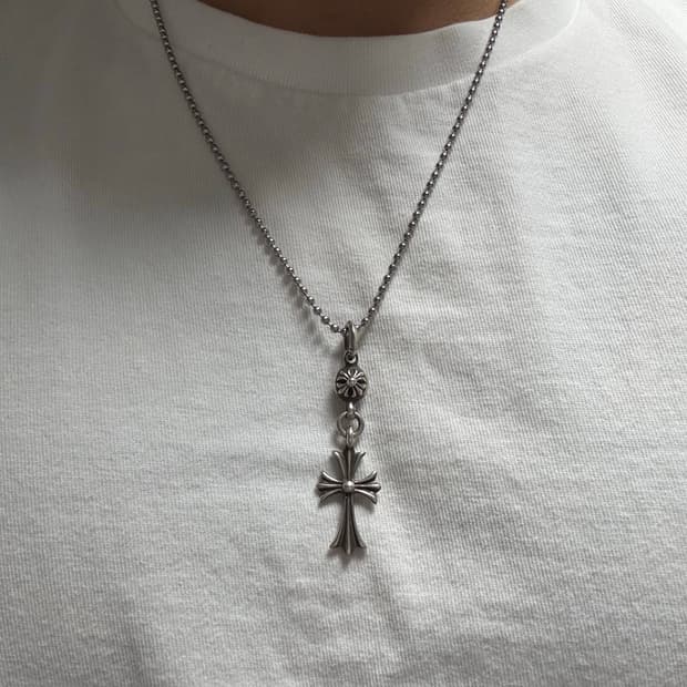 크롬하츠 원볼 타이니크로스 참 펜던트