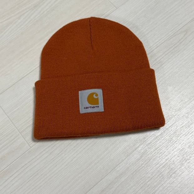 칼하트WIP 아크릴 워치 햇 비니 시나몬