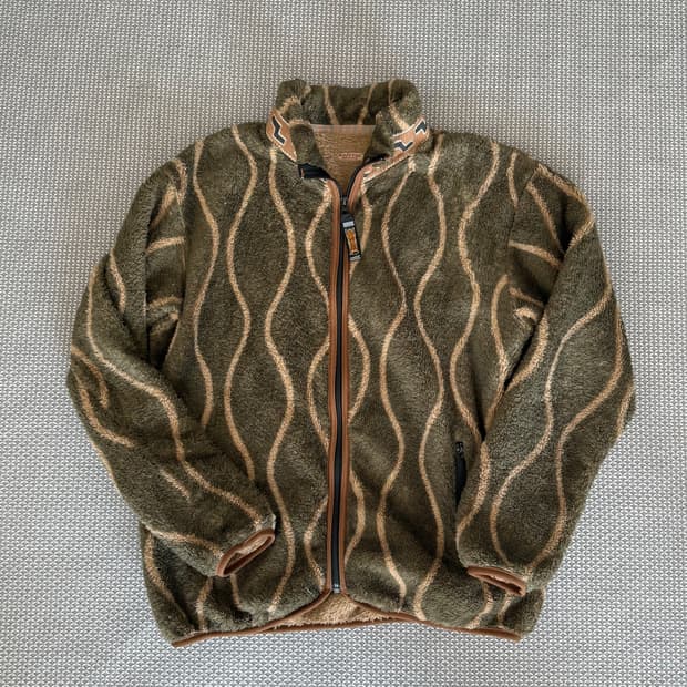 3 size 캐피탈 드렁큰 스트라이프 플리스 (뉴진스 착용)