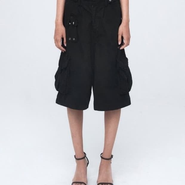 나체 버뮤다팬츠