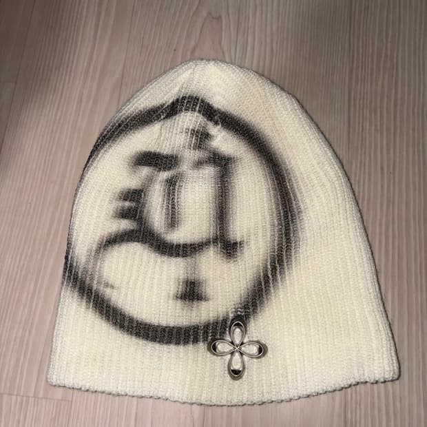 써저리 언본 비니 