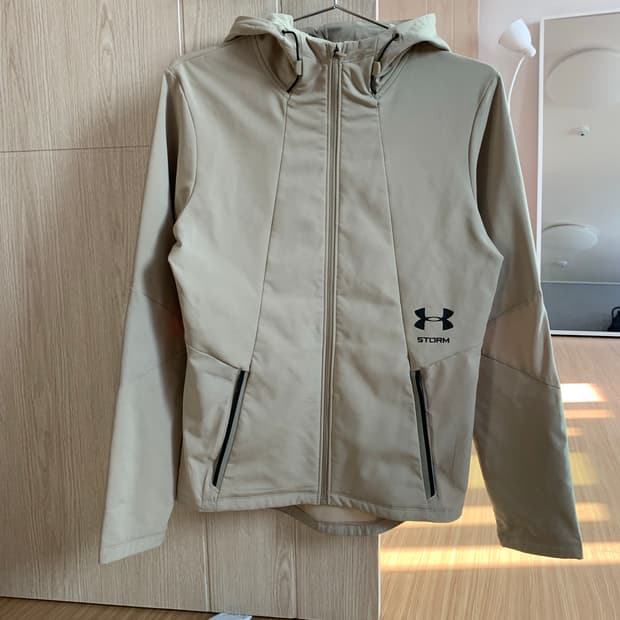 언더아머 러닝 후드자켓