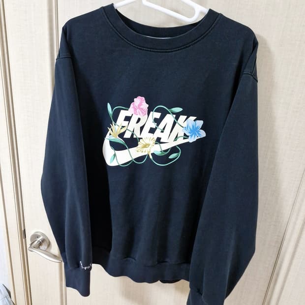 나이키 야니스 플라워 맨투맨 L