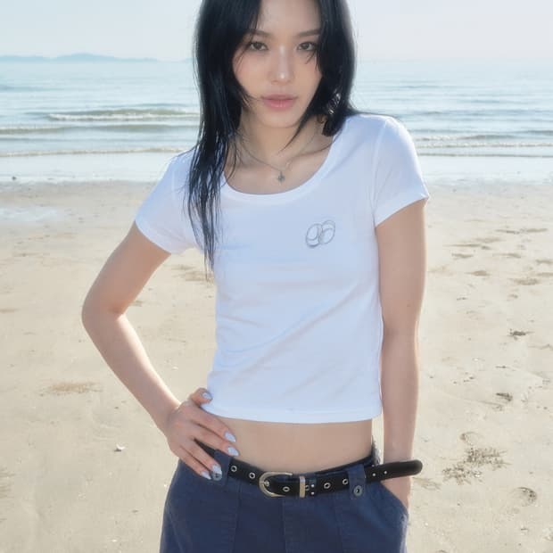애즈온 U NECK TEE 유넥 반팔티