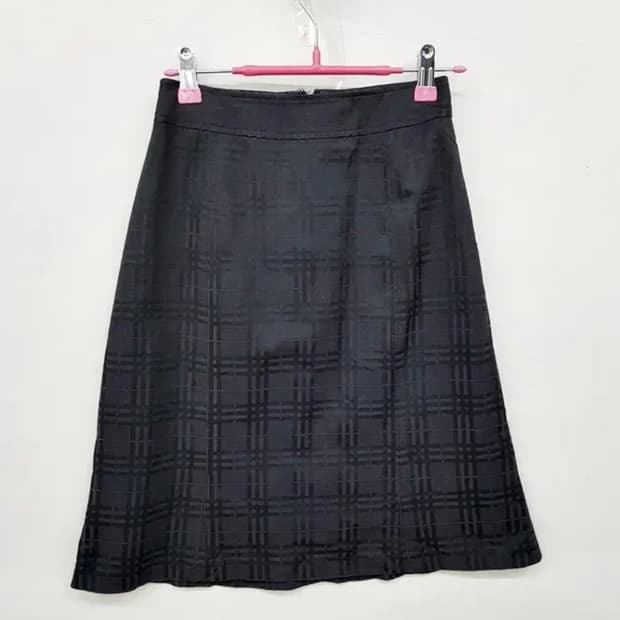 버버리 런던 체크스커트 고스펑크