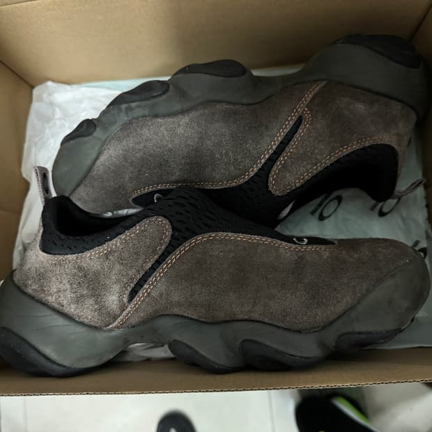 270 오클리 팩토리 팀 x 브레인 데드 스웨이드 플래시 자바