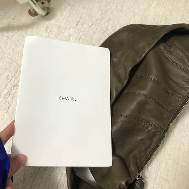 르메르 크루아상백 미듐 다크올리브