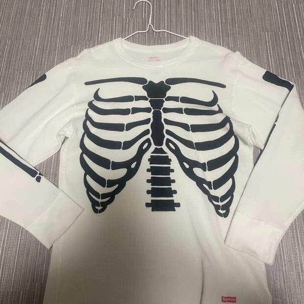 M)슈프림 헤인즈 본즈 써멀 크루 롱슬리브 긴팔티 산산기어 아캄 베이프