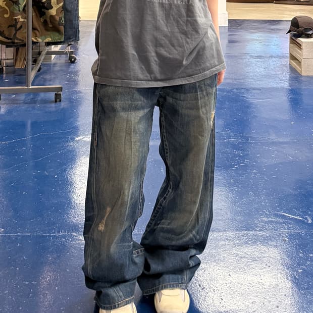 트루릴리젼 백포켓 붓다 부츠컷 데님 팬츠