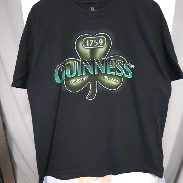 Guinness 블랙 프린팅 반팔티 L
