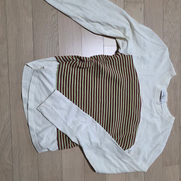 스트라이프 배색 일체형 레이어드 티셔츠