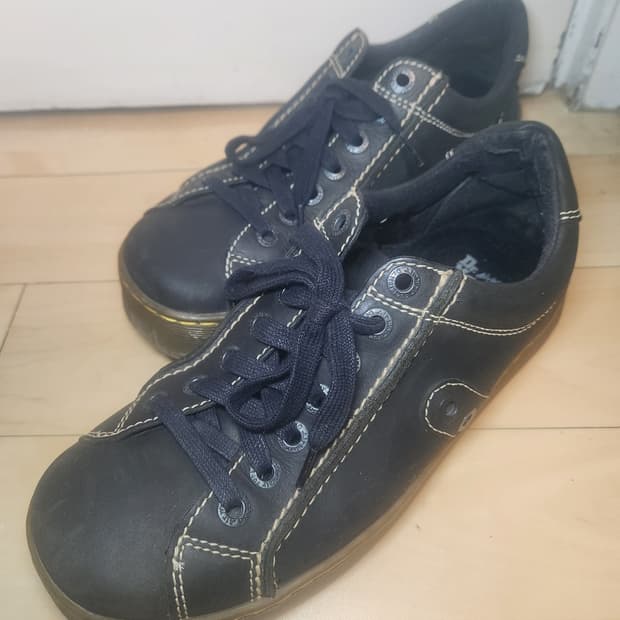 닥터마틴 2827 빈티지 블랙 스티치 스니커즈 270