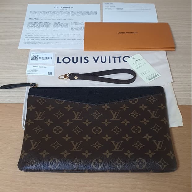 루이비통 데일리 클러치백/파우치백 새상품급 정품(영수증O)