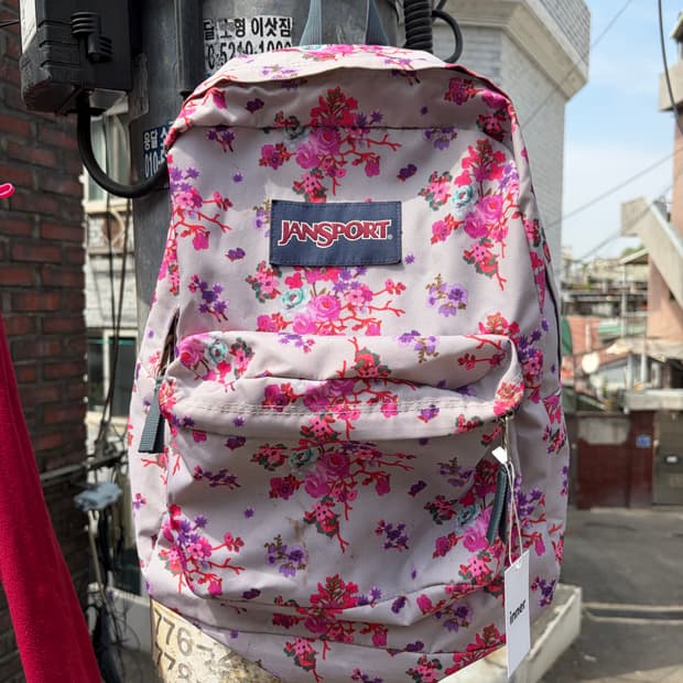 JanSport 플로럴 백팩