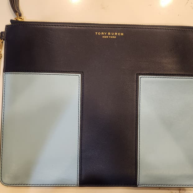 토리버치 클러치백 