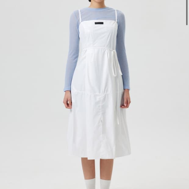 수달컴퍼니 화이트펄 슬리브리스 원피스 앞치마