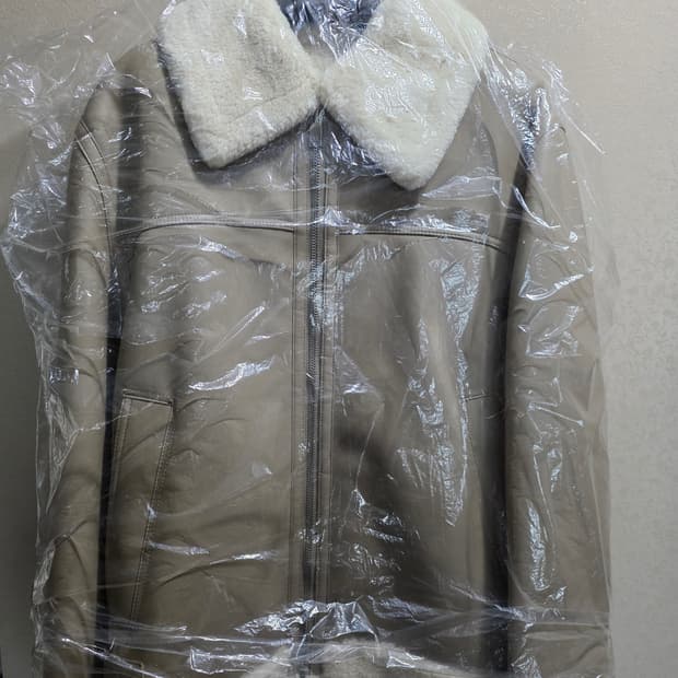 리버클래시 무스탕 자켓 100